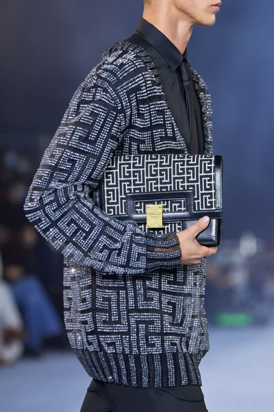 Look 77